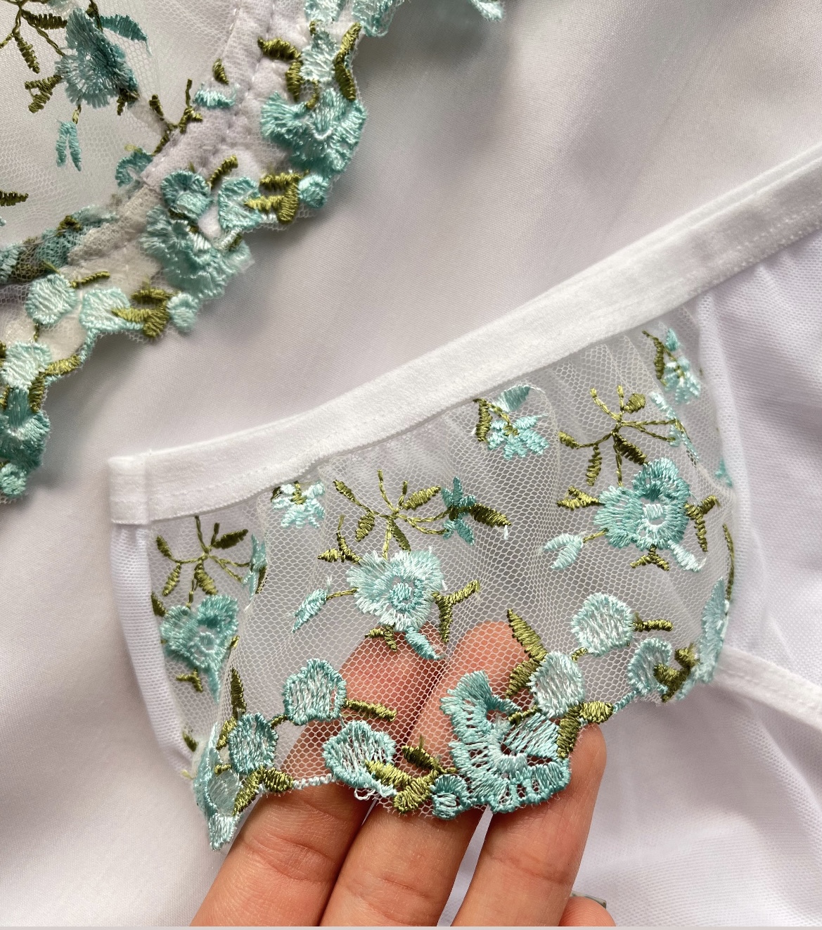 لباسزیر گلدار