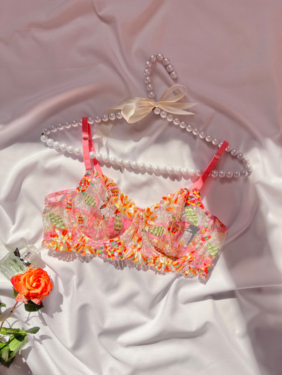 لباسزیر گلدوزی شده