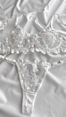 ست لباس زیر عروس سفید