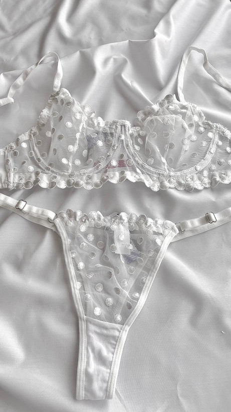 ست لباس زیر عروس سفید