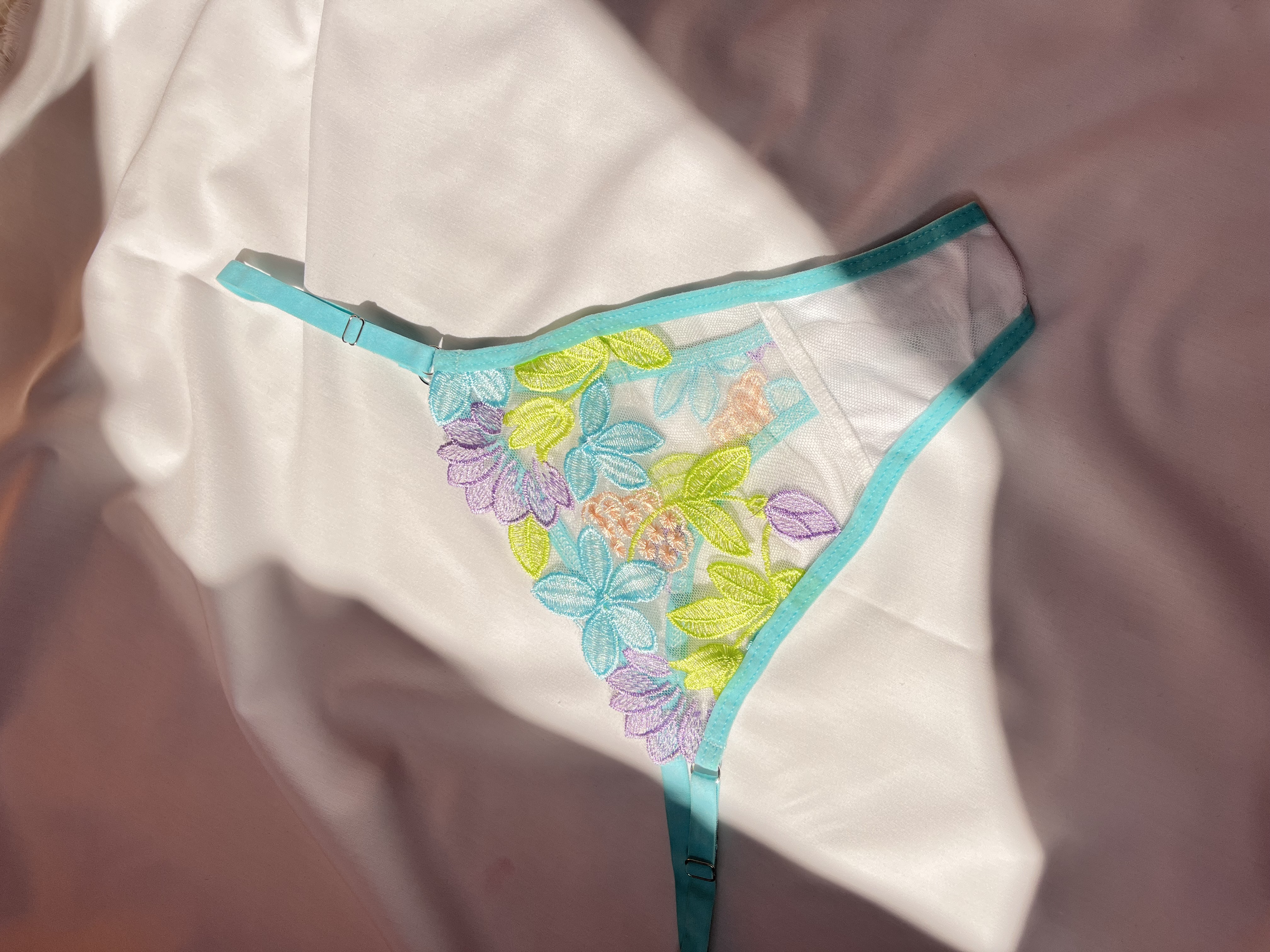 لباس زیر زنانه و دخترانه