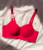 سوتین قرمز و مشکی