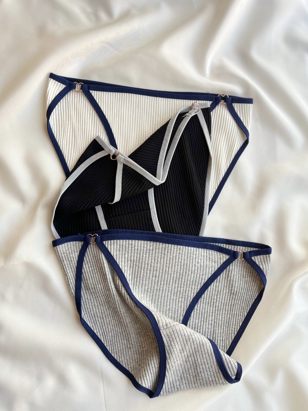 شورت سفید مشکی طوسی