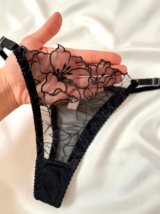 شورت و سوتین دخترانه و زنانه